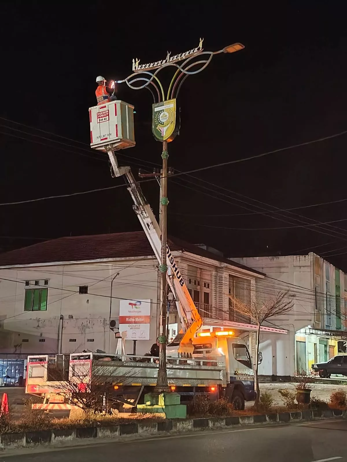 Jelang MTQ Riau ke-44, Pemkab Kuansing Perbaiki Lampu Jalan