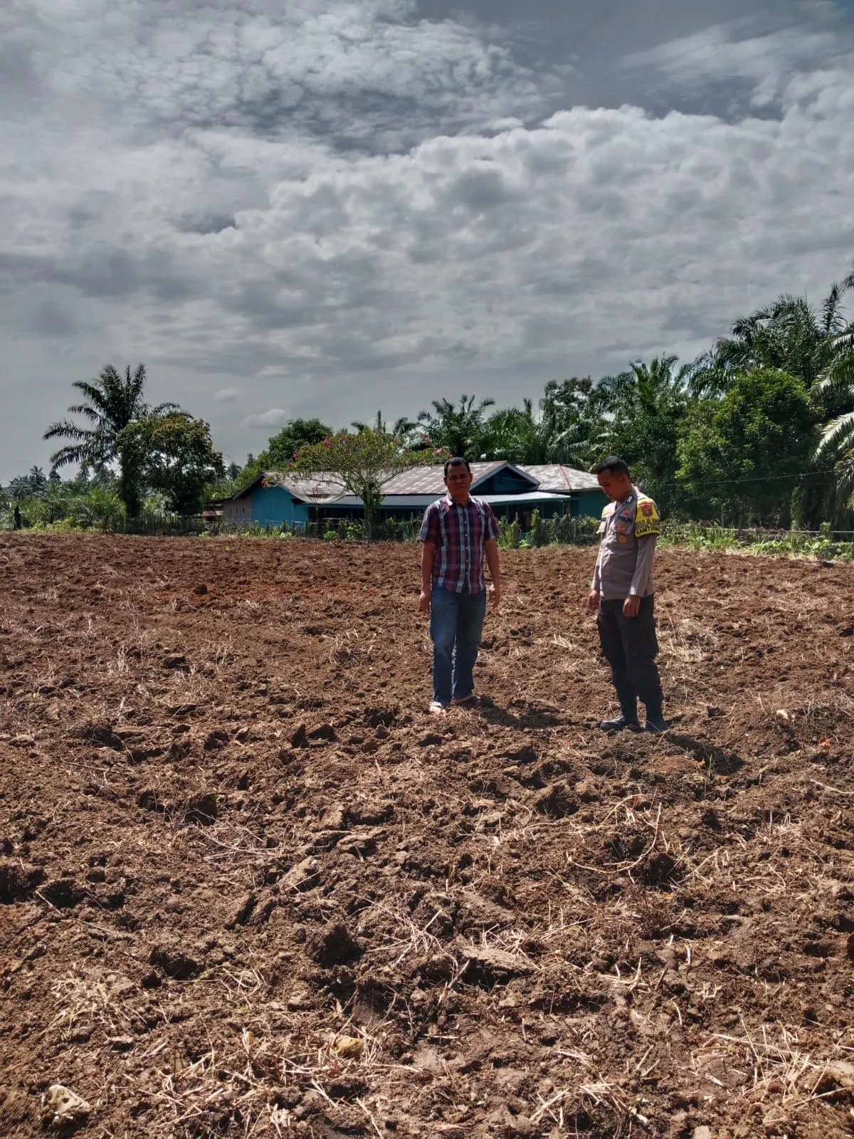 Polisi Cinta Petani, Polsek Benai Koordinasi Persiapan Penanaman Jagung Pipil di Desa Pulau Lancang