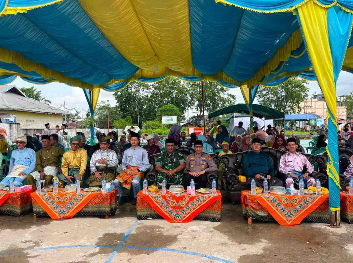 Pawai Ta'aruf dan Bazar MTQ LVI Kateman Resmi Dibuka, Ribuan Warga Padati Sungai Guntung dalam Semangat Syiar dan Persatuan