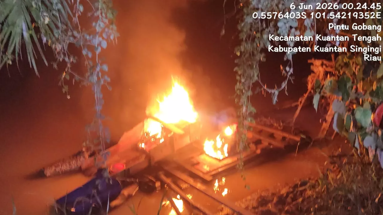 Polsek Kuantan Tengah Tindak Lanjuti Laporan Call Center 110, Satu Unit PETI Dimusnahkan di Sungai Kuantan