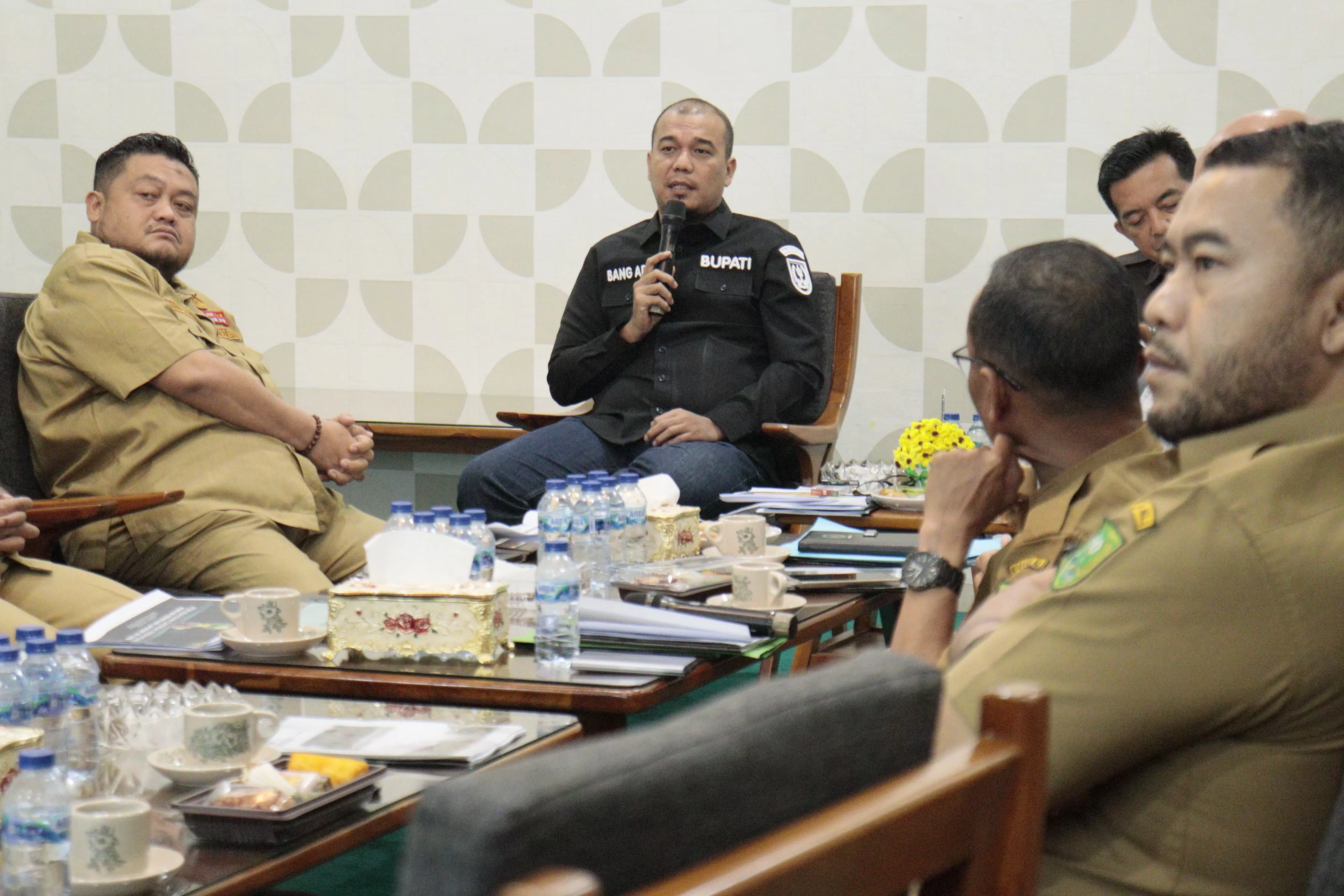     Bupati Inhu Terima Laporan Triwulan I BUMD, Tekankan Optimalisasi Aset dan Pemulihan Kepercayaan Publik