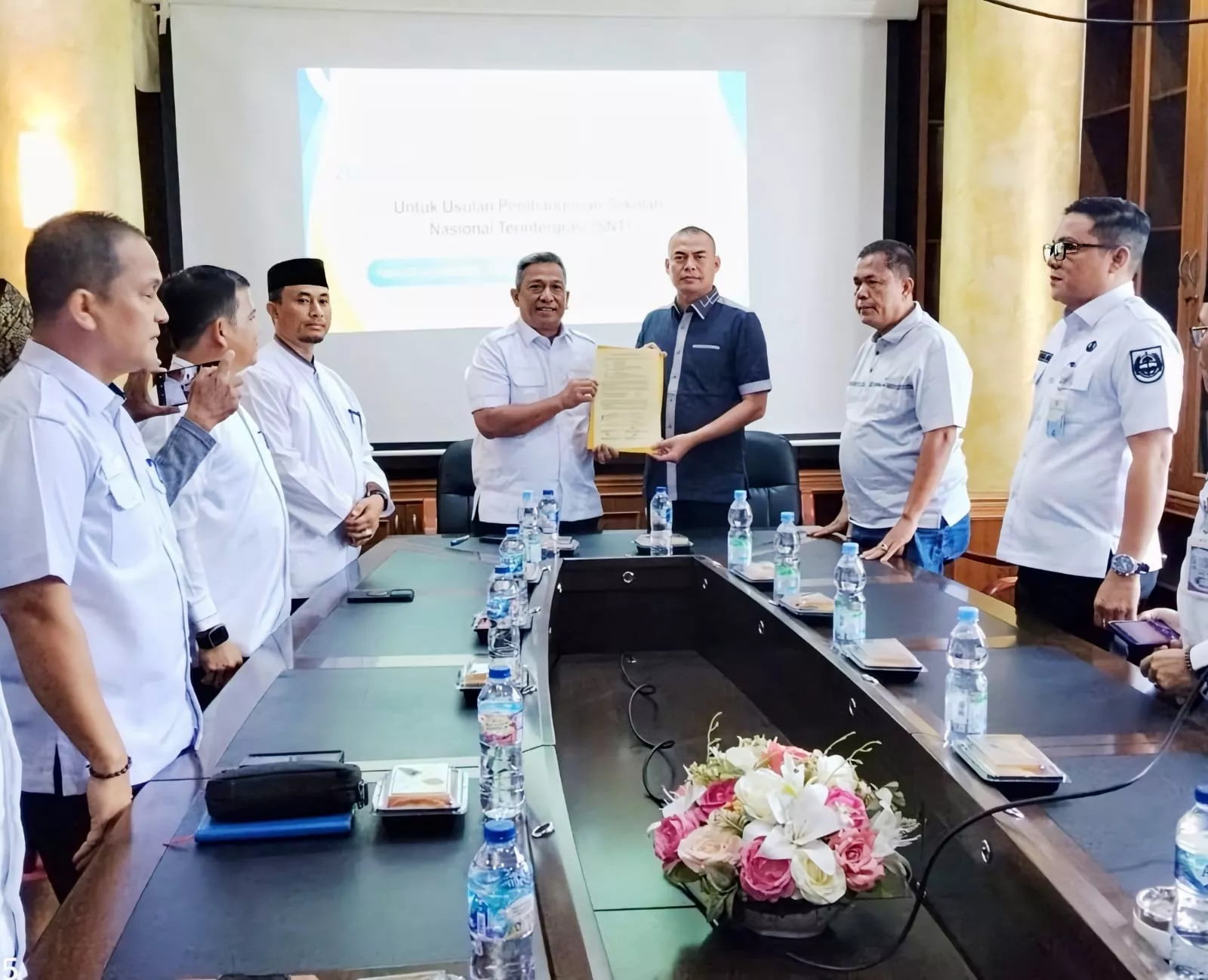 Untuk Masa Depan Generasi Rohul, Zulfahrianto Hibahkan 20 Hektare Tanah