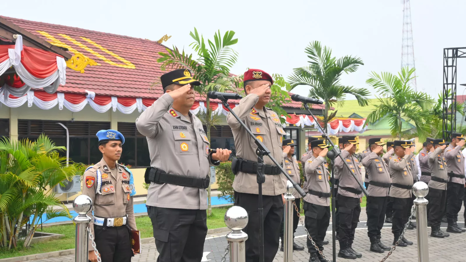 Sambut AKBP John Louis Letedara, Polres Inhu Gelar Farewell and Welcome Parade