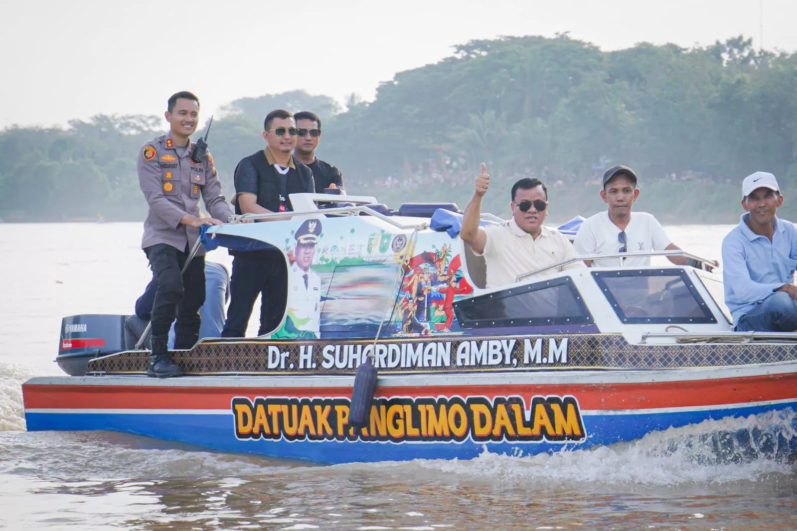 Kapolres Kuansing Dan Bupati  Hadiri Final Festival Pacu Jalur Event Kebudayaan Rayon I Kecamatan Inuman Tahun 2026