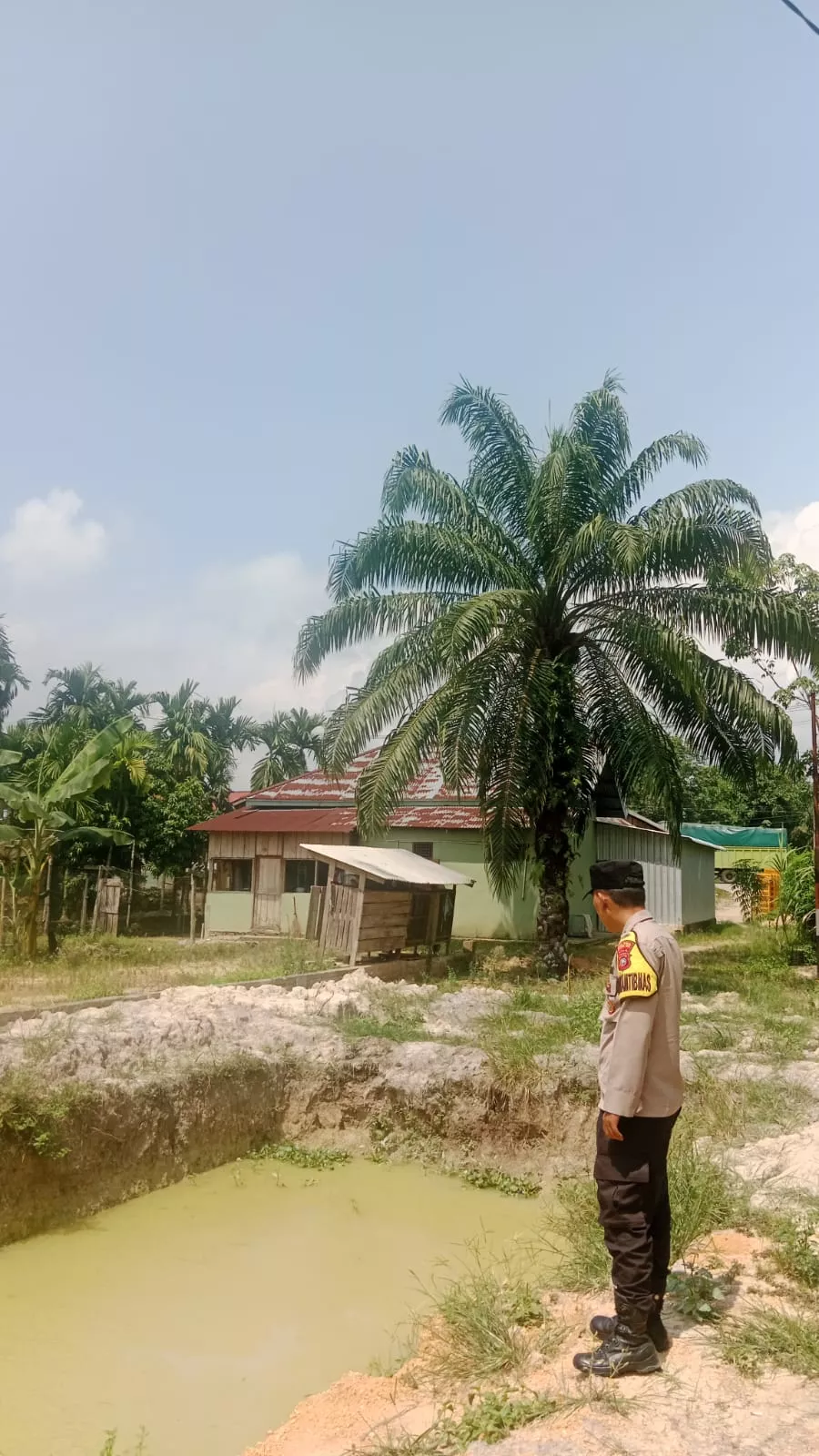  Bhabinkamtibmas Polsek Seberida Sambangi Pembudidaya Ikan Nila, Perkuat Ketahanan Pangan Nasional dari Desa