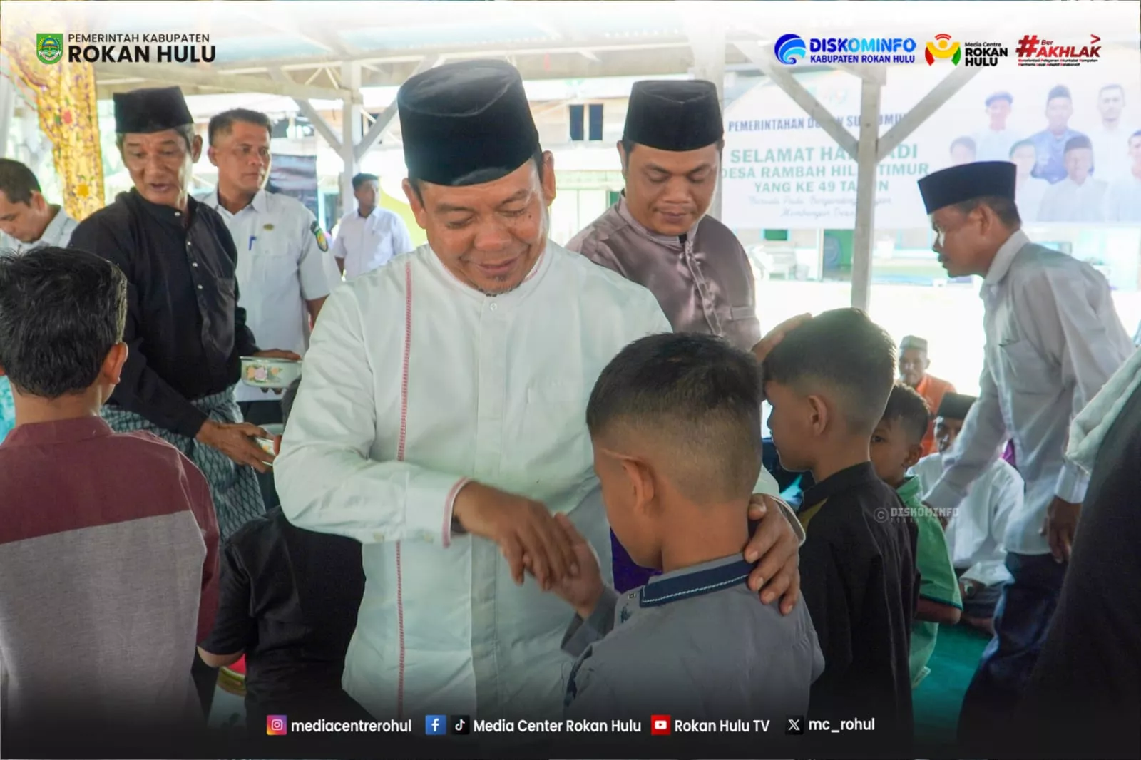 Wabup H. Syafaruddin Poti Hadiri HUT ke-49 Desa Rambah Hilir Timur, Serap Aspirasi Warga dan Dorong Penguatan Nilai Religius