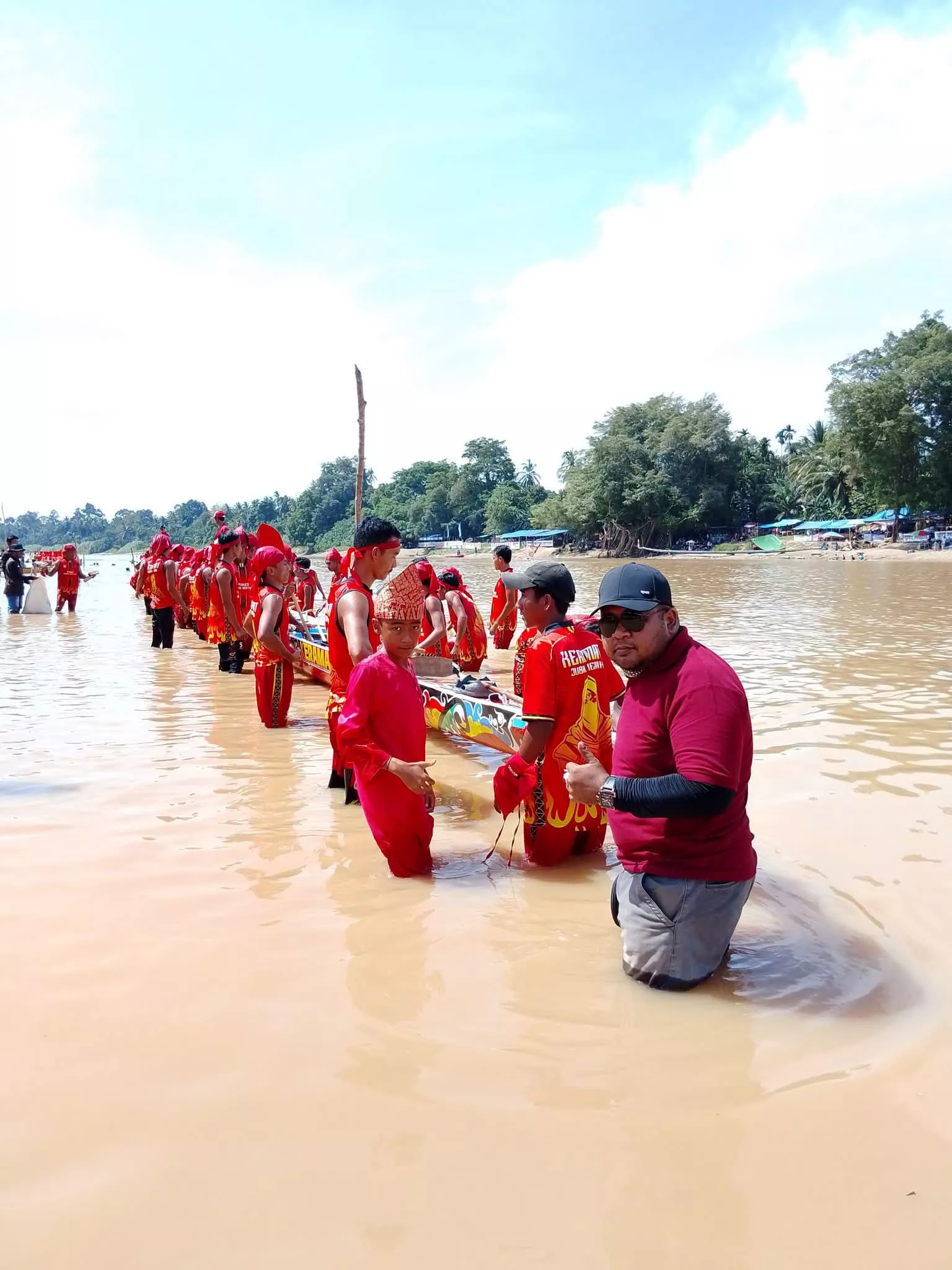 Jalur Keramat Jubah Merah Menjadi Kuda Hitam Sekaligus Berhasil Menunjukkan Kelasnya Sebagai Salah Satu Kekuatan Besar Pacu Jalur Kuantan Singingi