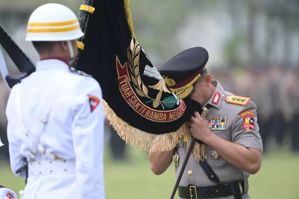 Tradisi Penghormatan Polri: Welcome and Farewell Parade Tandai Pergantian Kepemimpinan Kapolda Riau