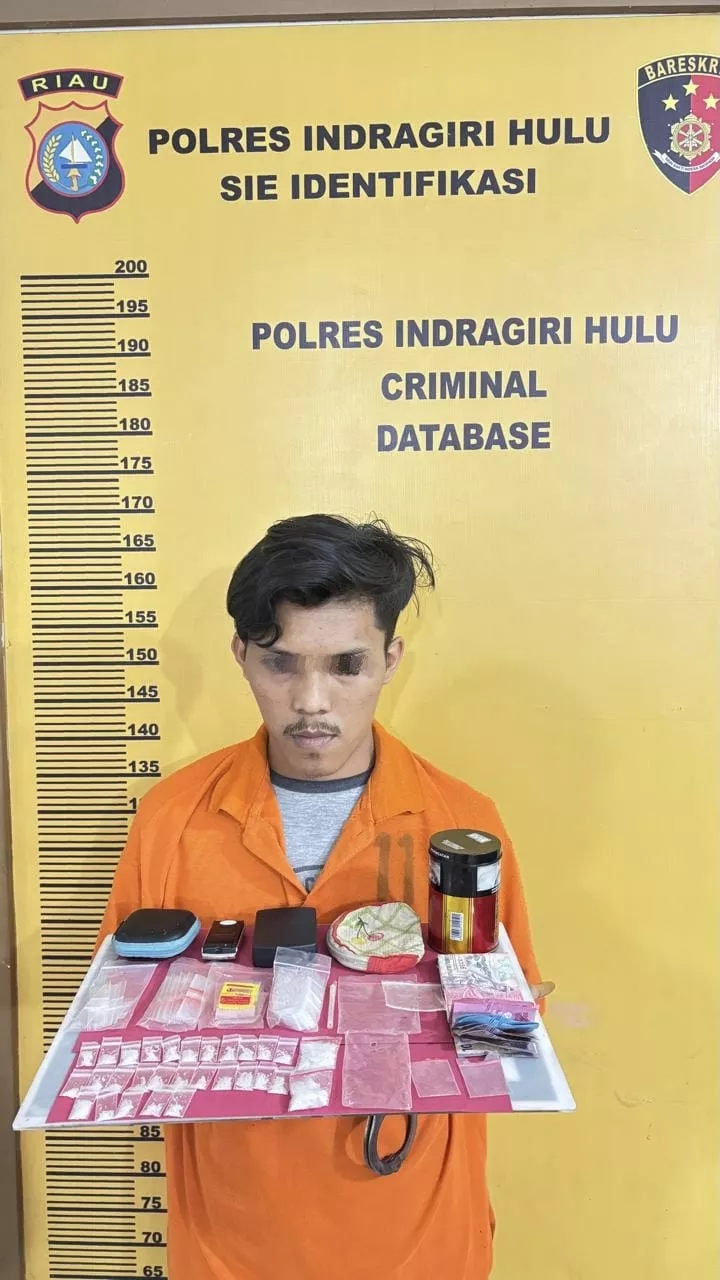 Pengedar Sabu Kampung Besar Seberang Rengat Diciduk, Puluhan Paket Sabu Disita