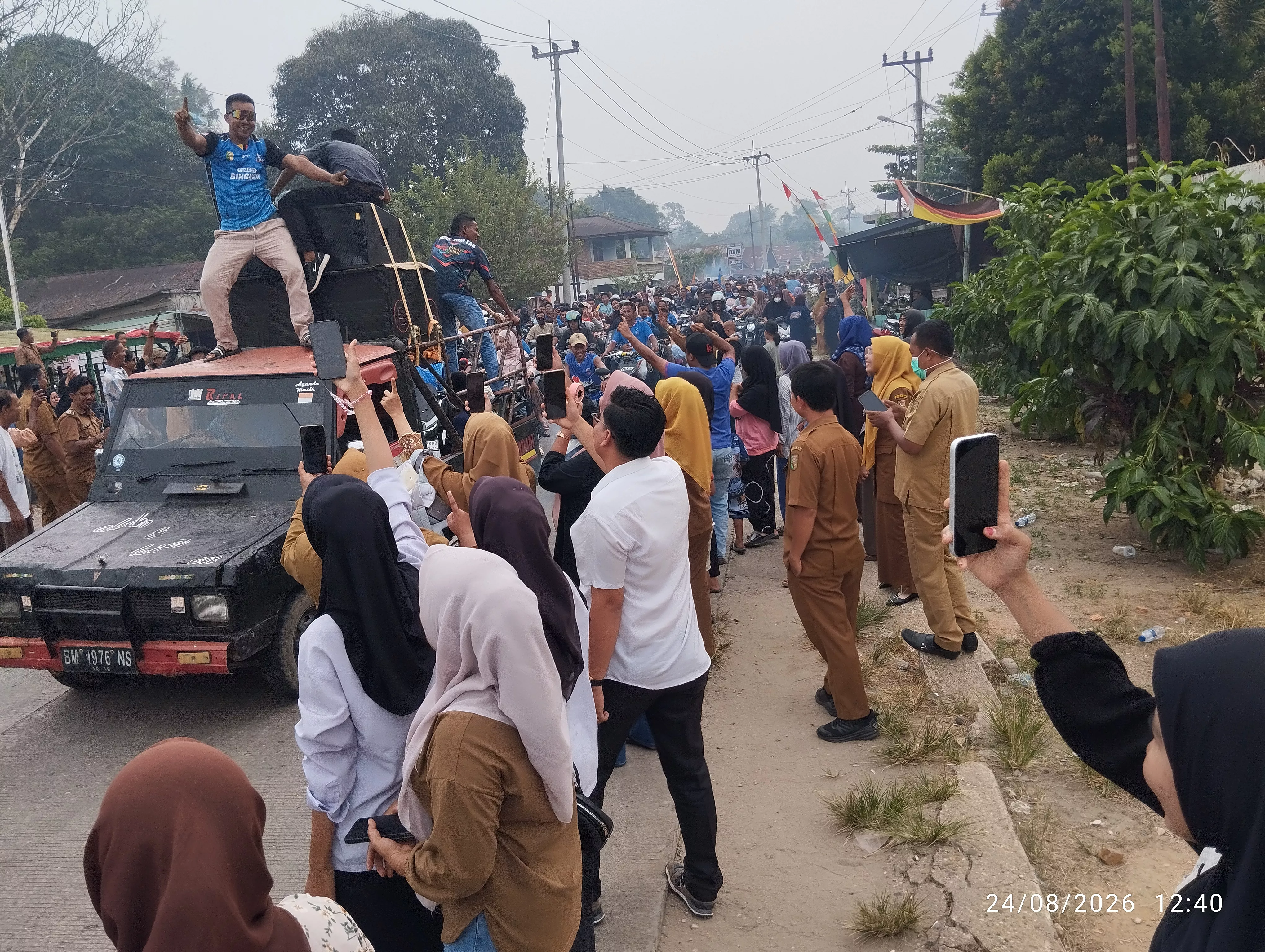 Pawai Kemenangan Pacu Jalur di Cerenti Berlangsung Meriah, Alam Cahayo Tuah Nagoghi Juara 1