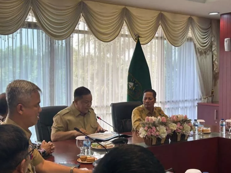 Persiapan Festival Pacu Jalur Nasional 2026 Sudah 85 Persen, Plt Bupati Kuansing Ekspos ke Plt Gubri