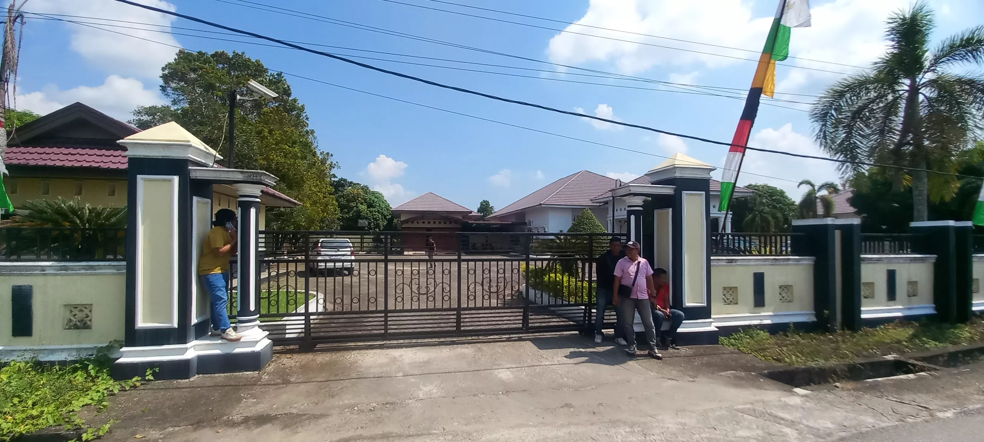 Kehadiran KPK di Kuansing Masih Simpang Siur, Wartawan Tunggu Keterangan Resmi