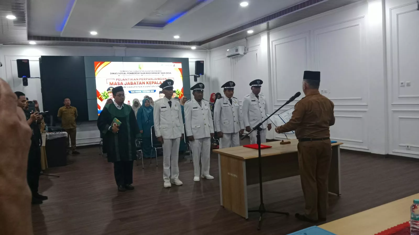MULAI DARI PAKET B SAMPAI SEMUA KEGIATAN DIPERIKSA, AWI Desak Kejari Kuansing Jangan Diam dan Tidak Pandang Bulu Audit Kades Paket B Syahlian Yang Tetap Dilantik Plt Sekda Muradi