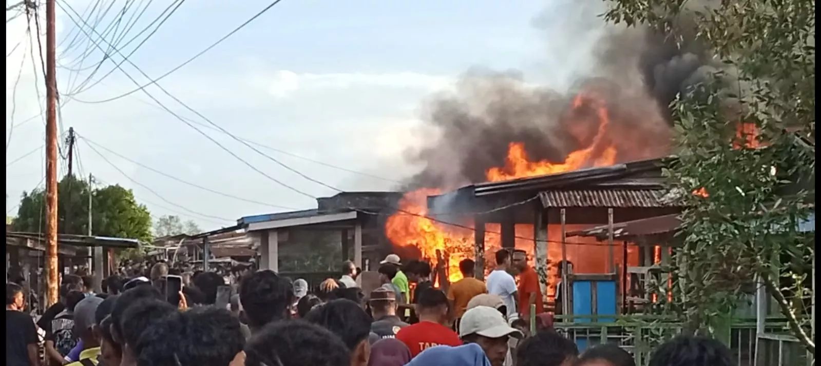 Tiga Rumah Warga Panipahan Hangus Terbakar Api, Dugaan Sementara Akibat Korsleting Listrik.