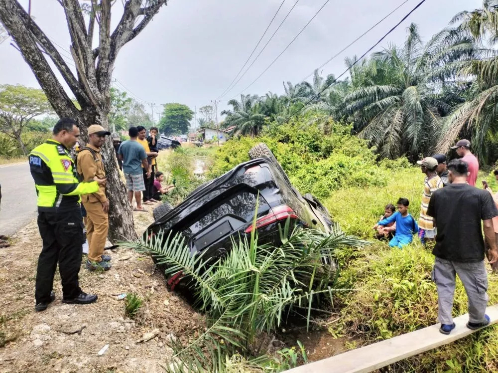 Polres Bengkalis Tetapkan Sopir Innova Positif Narkoba Sebagai Tersangka Kecelakaan Mobil Dinas DPRD