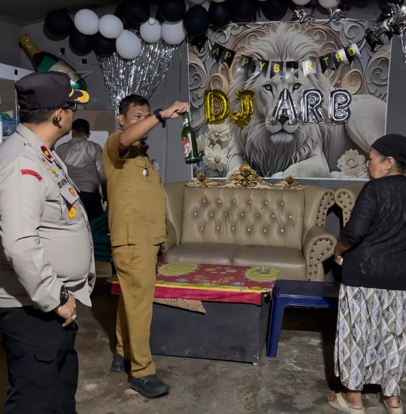 Pemcam Kulim Bersama Polsek Kulim Razia Pekat di Maredan