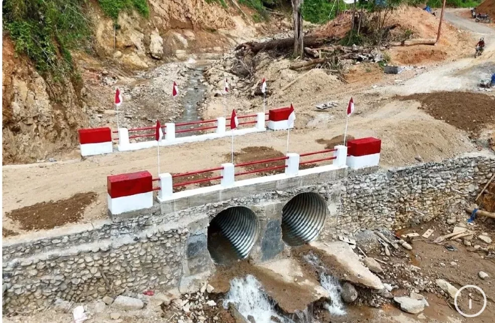 TNI selesaikan jembatan armco di Tapanuli Tengah permudah akses warga