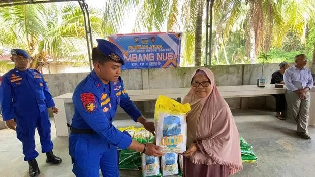 Program JALUR Polda Riau Sambang Warga Pesisir dan Tanam Pohon di Dumai