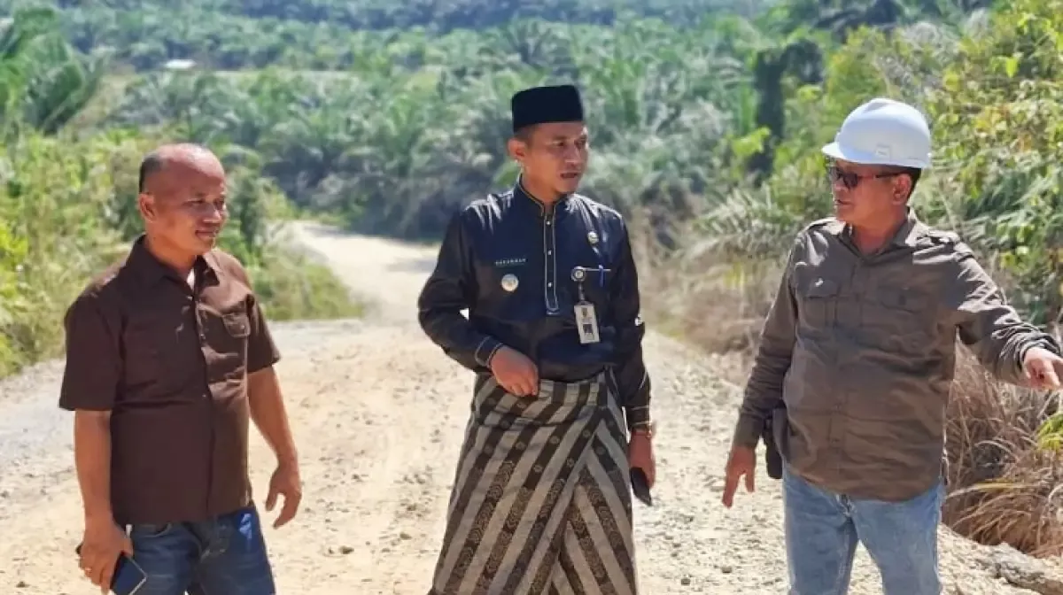 Kerusakan Jalan Simpang Sambung-Sungai Bawang Bakal Dirigit