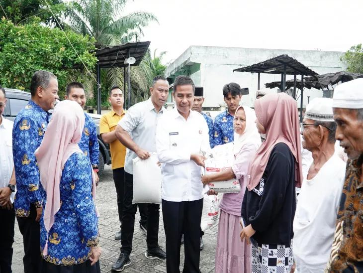 Beras Gratis 10 Kg Bupati Kampar Tersendat, Kinerja Dinsos Dipertanyakan