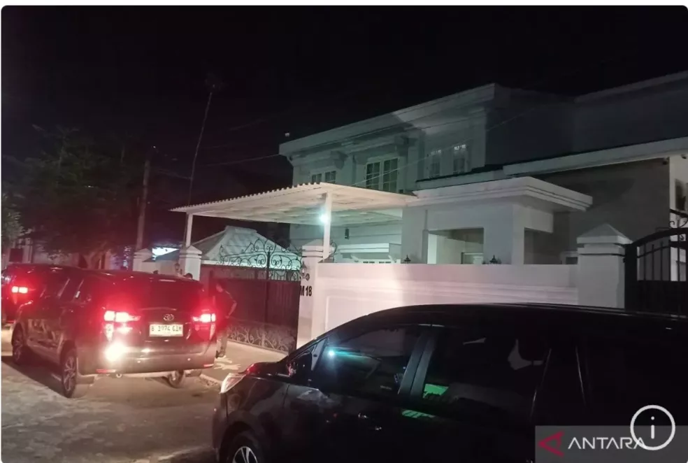 Rumah pribadi Bupati Lombok Barat digeledah KPK