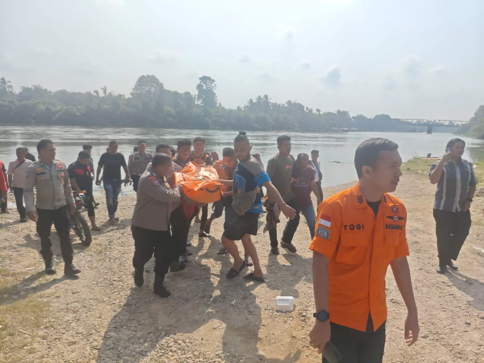 Tiga Hari Pencarian, Korban yang Terjatuh dari Jembatan Rantau Berangin Ditemukan Meninggal