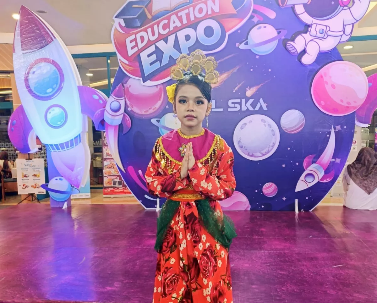 Syabilia Azalia Cahyadi Tampil Memukau di Pentas Seni Kolaboratif PLT Laksamana Peringati Hari Kebangkitan Nasional