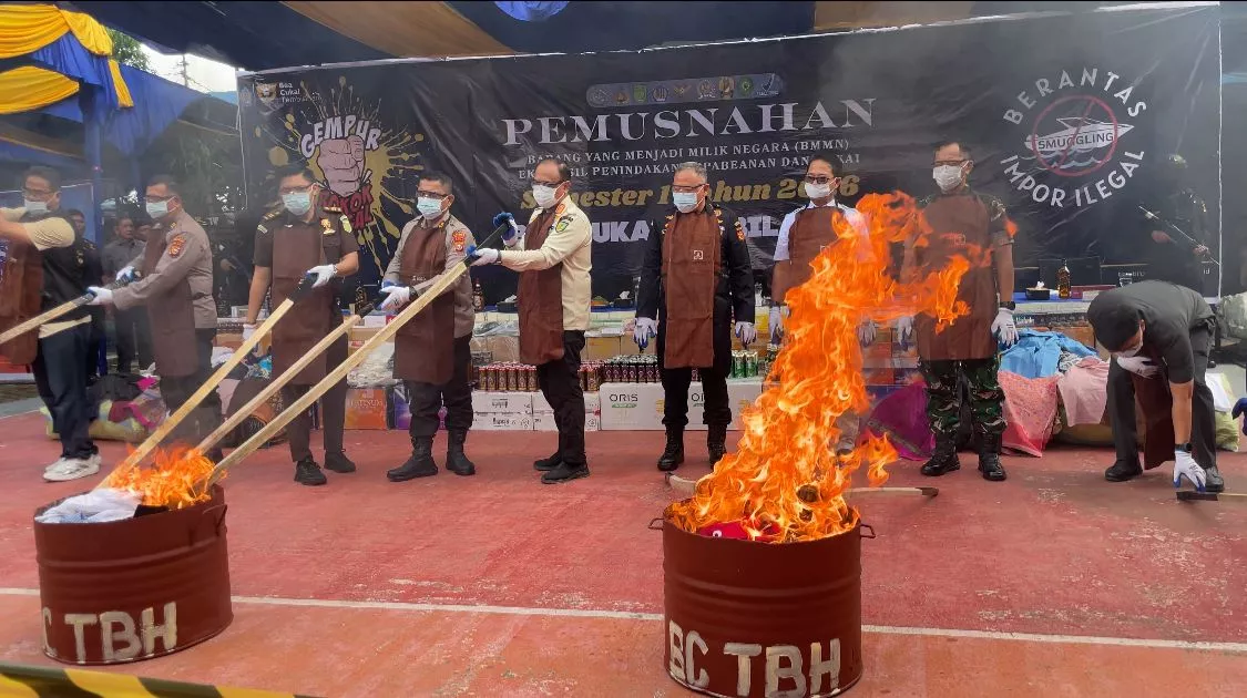 Bea Cukai Tembilahan Musnahkan Barang Ilegal Rp4,6 Miliar, Rokok Ilegal Masih Dominasi. 
