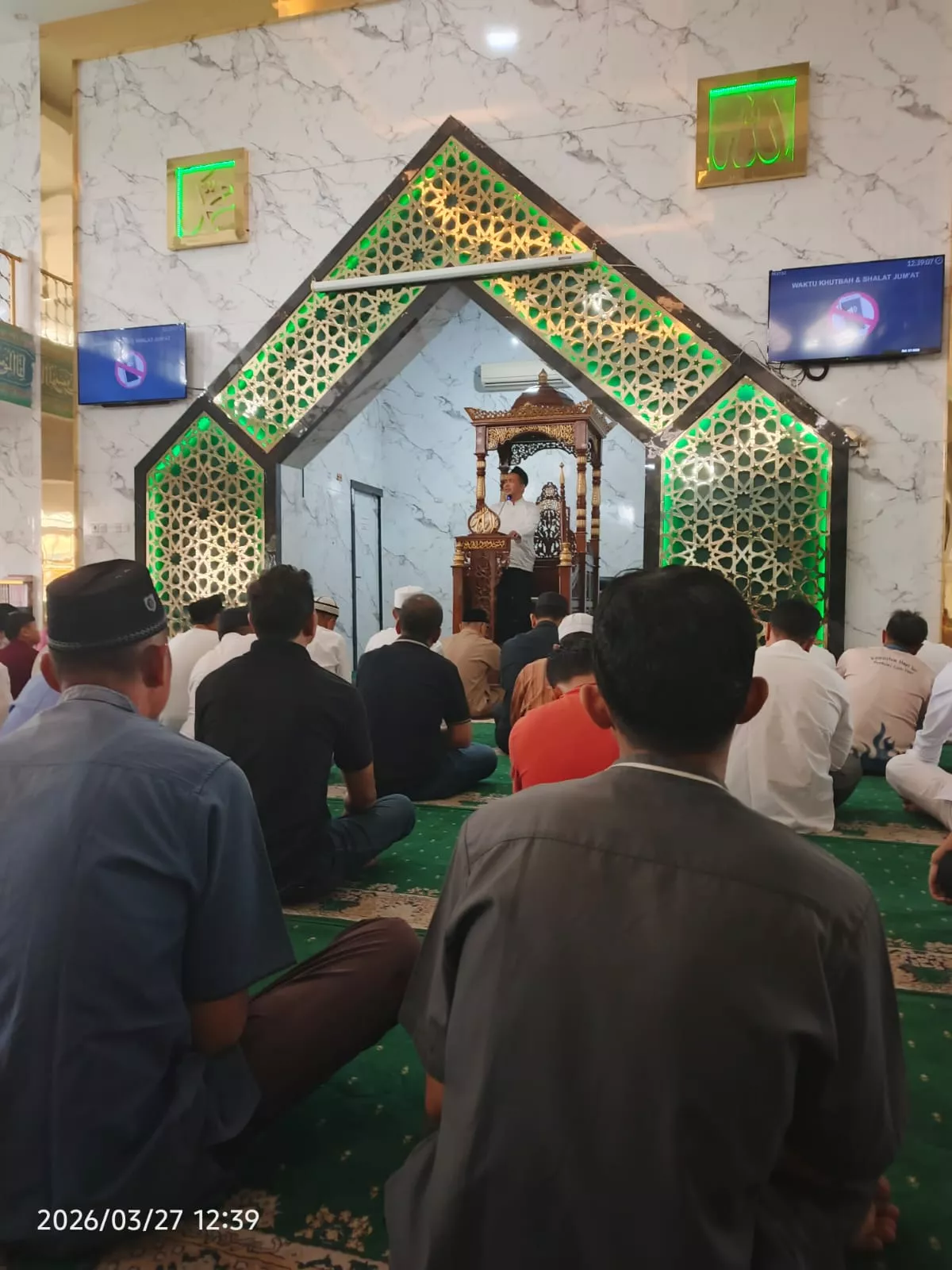 Sholat Jum'at Ramai Dan Tertib di Masjid Nurul Huda Kampung Gobah