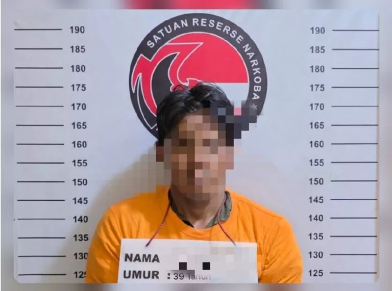 Jepri Tak Berkutik Saat Disergap Polisi, Diduga Edarkan Sabu di Padang Bulan. 