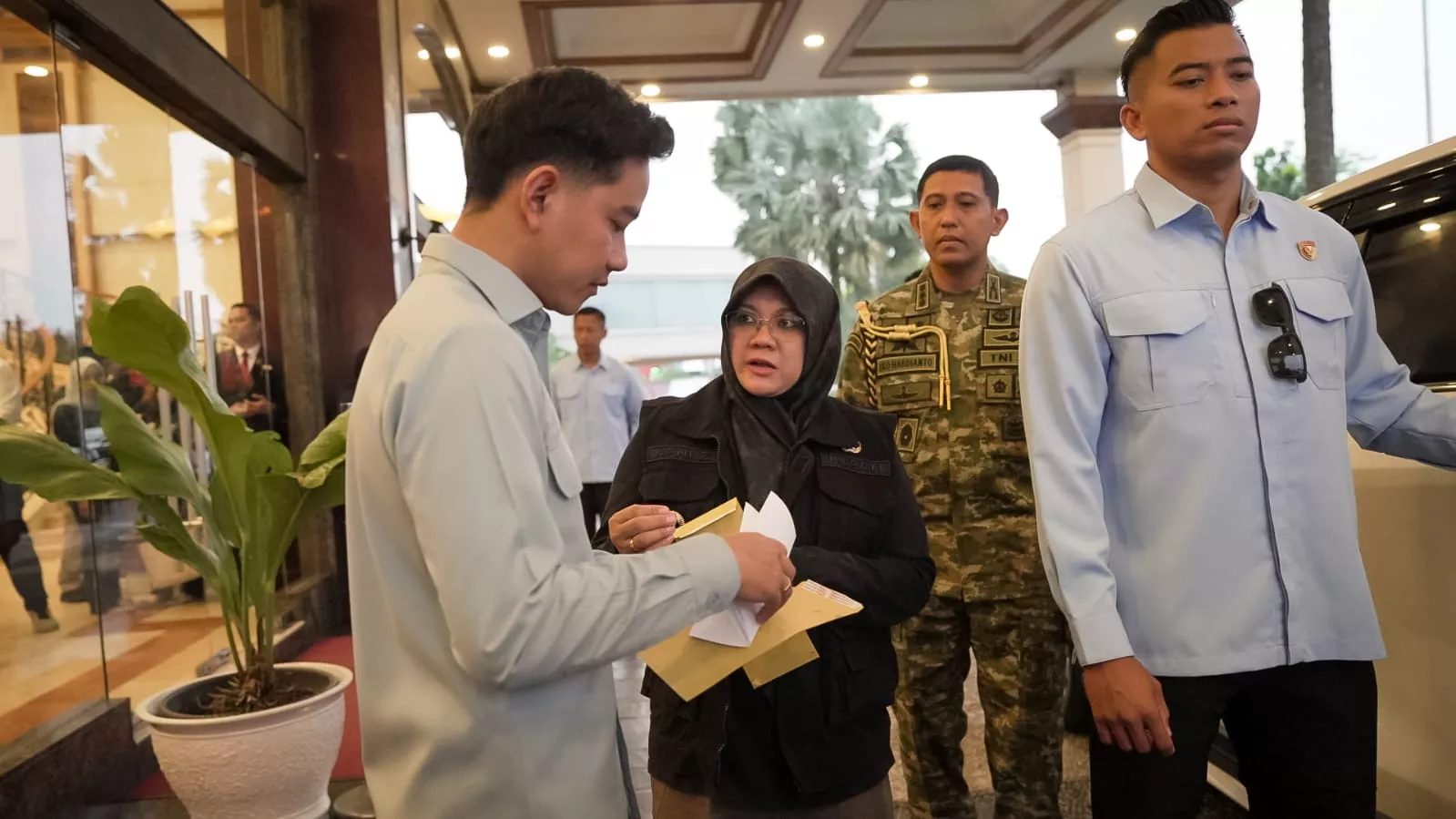 Temui Wapres Gibran, Bupati Siak Perjuangkan Hak DBH bagi Daerah Penghasil SDA