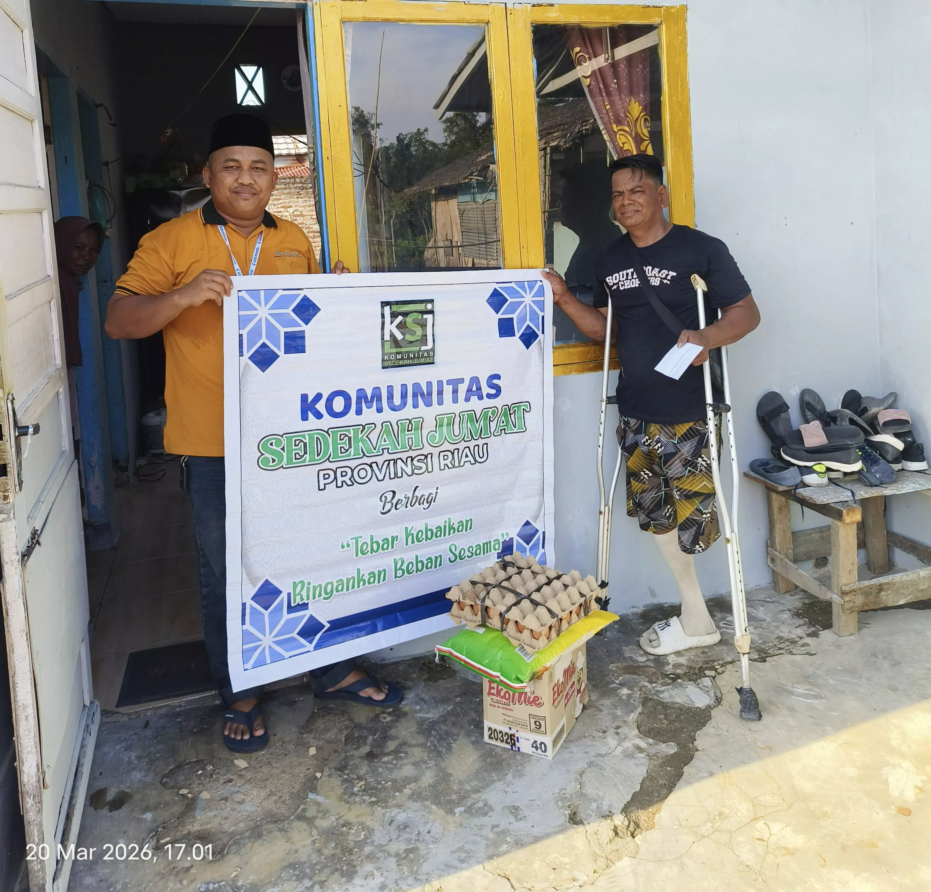 KSJ Riau Sambangi Pejuang Jalan Rusak di Panipahan: Muhajirin Siringo Ringo Janjikan Kaki Palsu Gratis