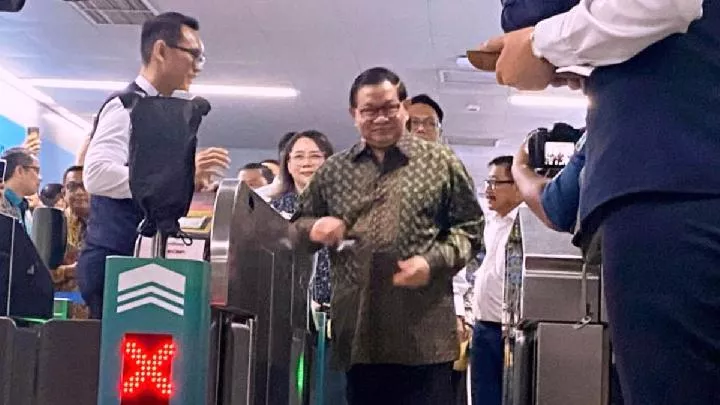 Naik MRT Jakarta Kini Bisa Pakai Kartu Kredit