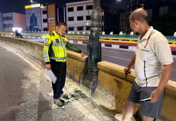 Hilang Kendali di Tikungan Flyover Imam Munandar, Pemuda 18 Tahun Tewas