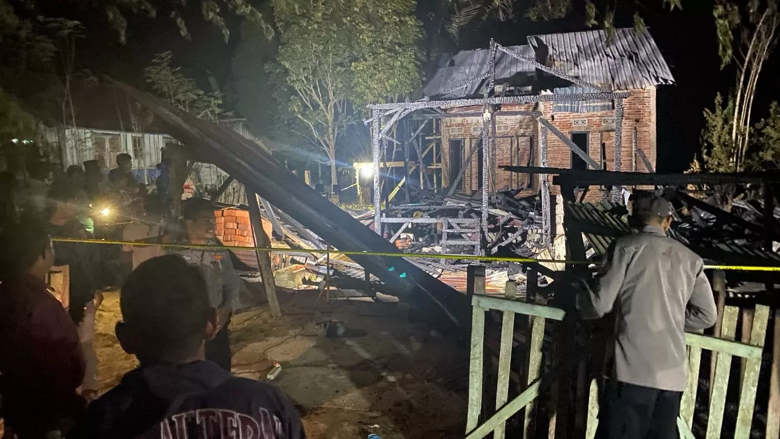 Kebakaran Rumah di Muna Barat, Dokumen Penting hingga Uang Tunai Musnah 