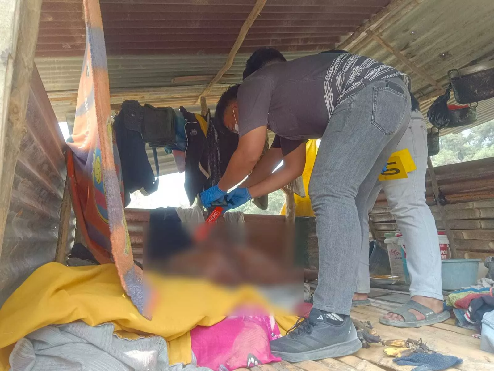 BTubuh Membengkak dan Mulut Berbusa Hitam, Lansia Ditemukan Tewas di Rumah Kebun di Kendari