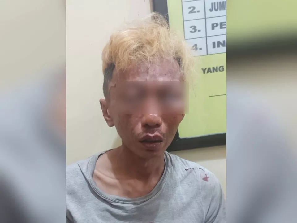 Pria Rambut Pirang di Kendari Babak Belur Usai Kepergok Curi Gerobak Pop Ice