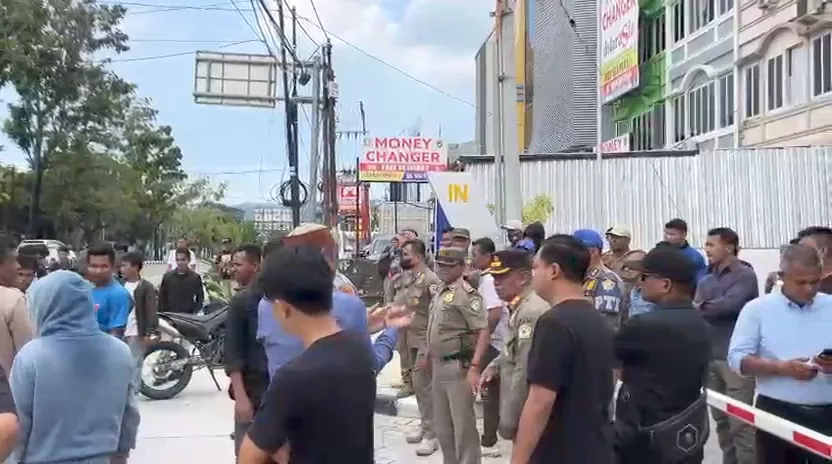 Mahasiswa Unsultra Demo Bank Sultra, Protes Pemblokiran Rekening Yayasan