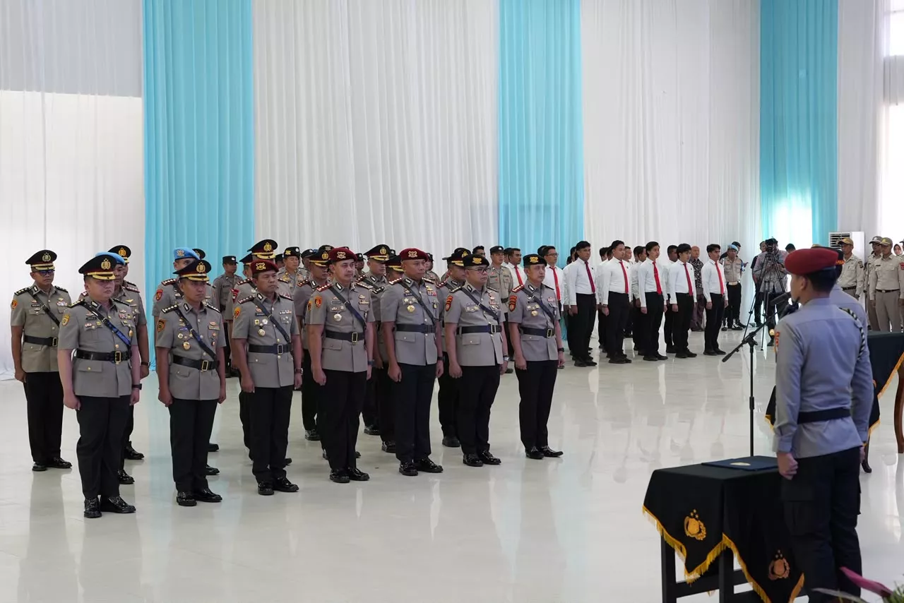 Kapolda Sultra Rotasi 10 Pimpinan, Lima PJU dan Lima Kapolres Resmi Berganti