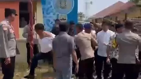 Persoalkan Kendaraan Ditahan 11 Bulan, Aksi KMPD-Sultra di Mapolres Kolaka Berujung Ricuh