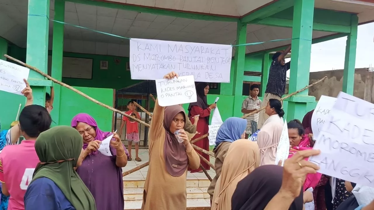 Diduga Tak Transparan Kelola Dana Pembebasan Lahan Tambang, Kades Marombo Pantai Konut Diminta Mundur