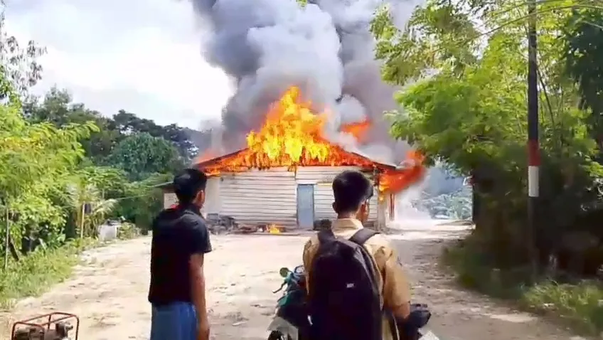 Dua Rumah di Anggilowu Kendari Ludes Terbakar, Kerugian Ditaksir Rp350 Juta