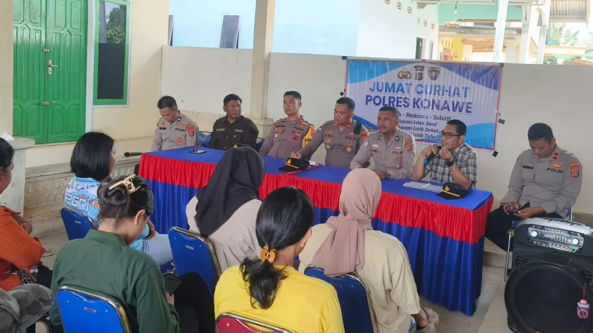 Jalin Komunikasi dengan Warga, Polres Konawe Gelar Jumat Curhat di Desa Langgomea