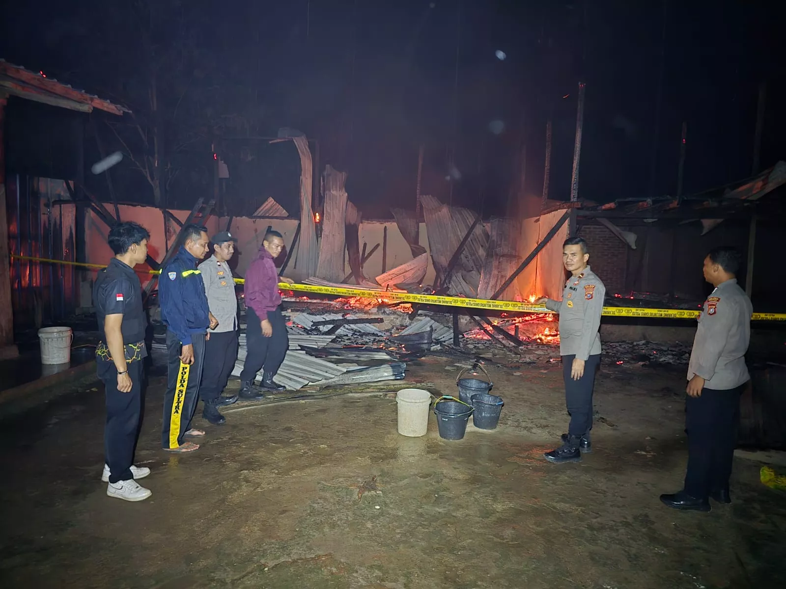 Kebakaran Hanguskan Asrama Putri Pesantren Darul Mukhlasin As Saniy di Muna Barat