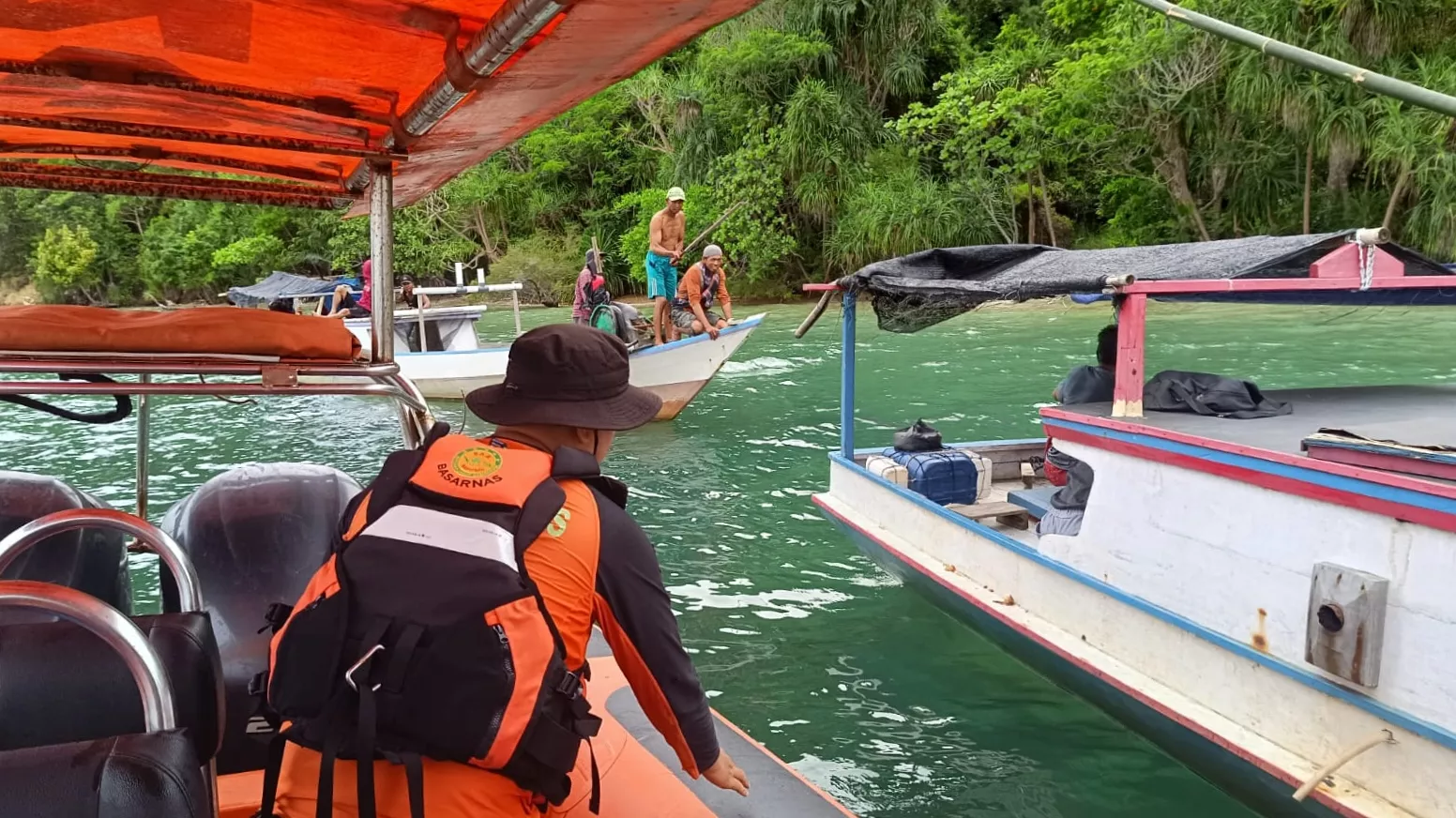 Longboat Rusak di Perairan Pulau Labansina, 13 Nelayan Kolaka Diselamatkan Tim SAR