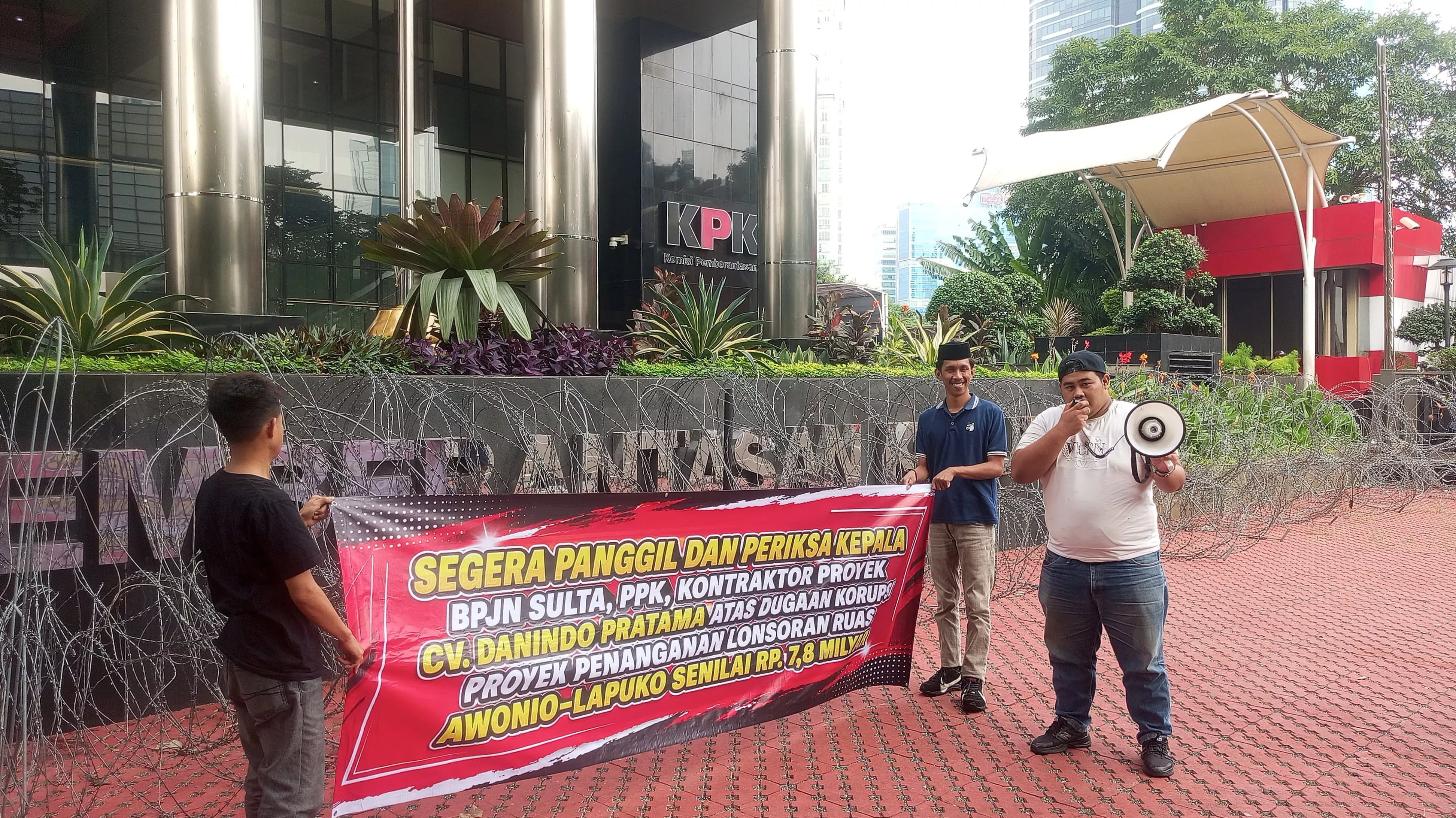 Proyek Jalan dan Drainase Rp7,8 Miliar di Konsel Disorot, KPK Didesak Periksa Kepala BPJN Sultra dan Kontraktor