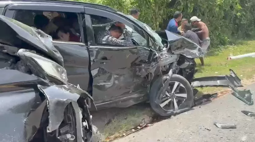 Dua Mobil Pemprov Sultra Terlibat Kecelakaan Beruntun di Buton, Empat Orang Dilarikan ke Rumah Sakit