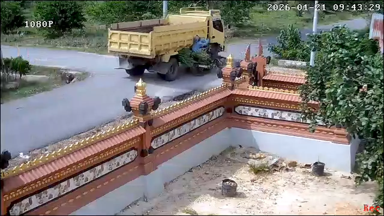 Kecelakaan Lalu Lintas di Landono Konsel, Pengendara Motor Alami Luka Serius