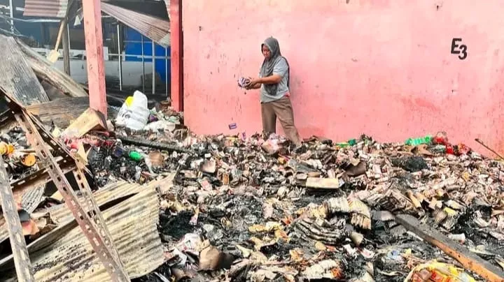 Kebakaran Hanguskan Lapak Pedagang di Pasar Tadoha Mapaccing Bombana