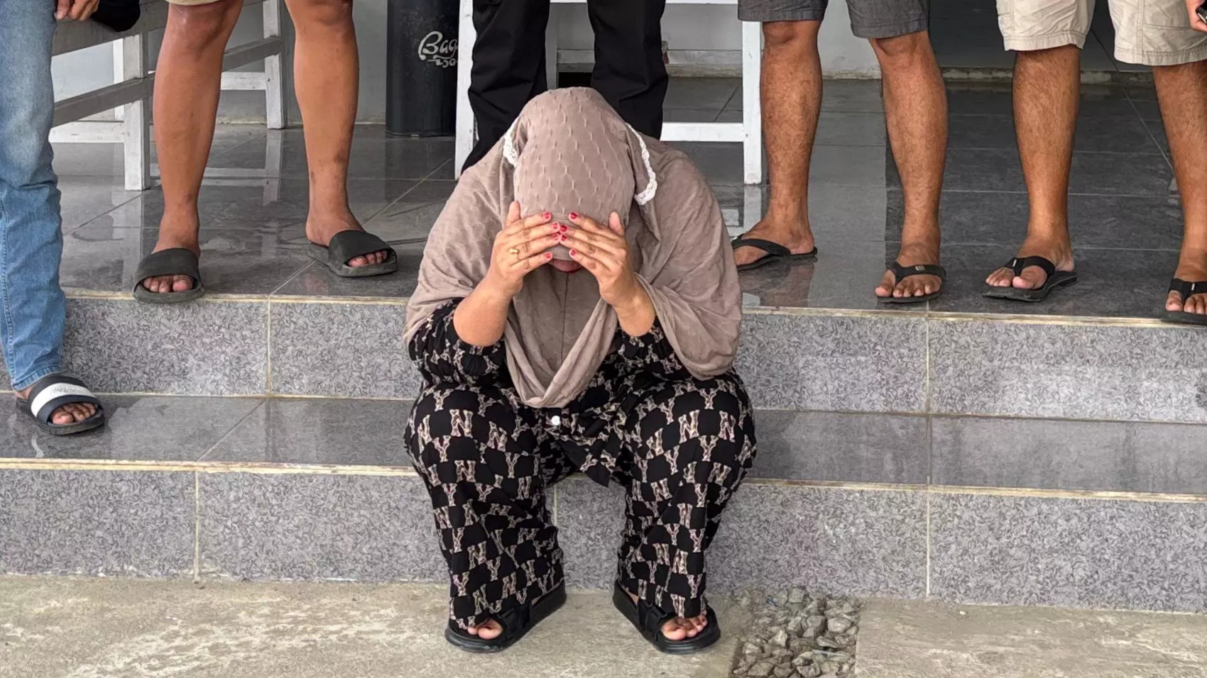 IRT di Kolaka Ditangkap, Sembunyikan 17 Sachet Sabu di Rumah